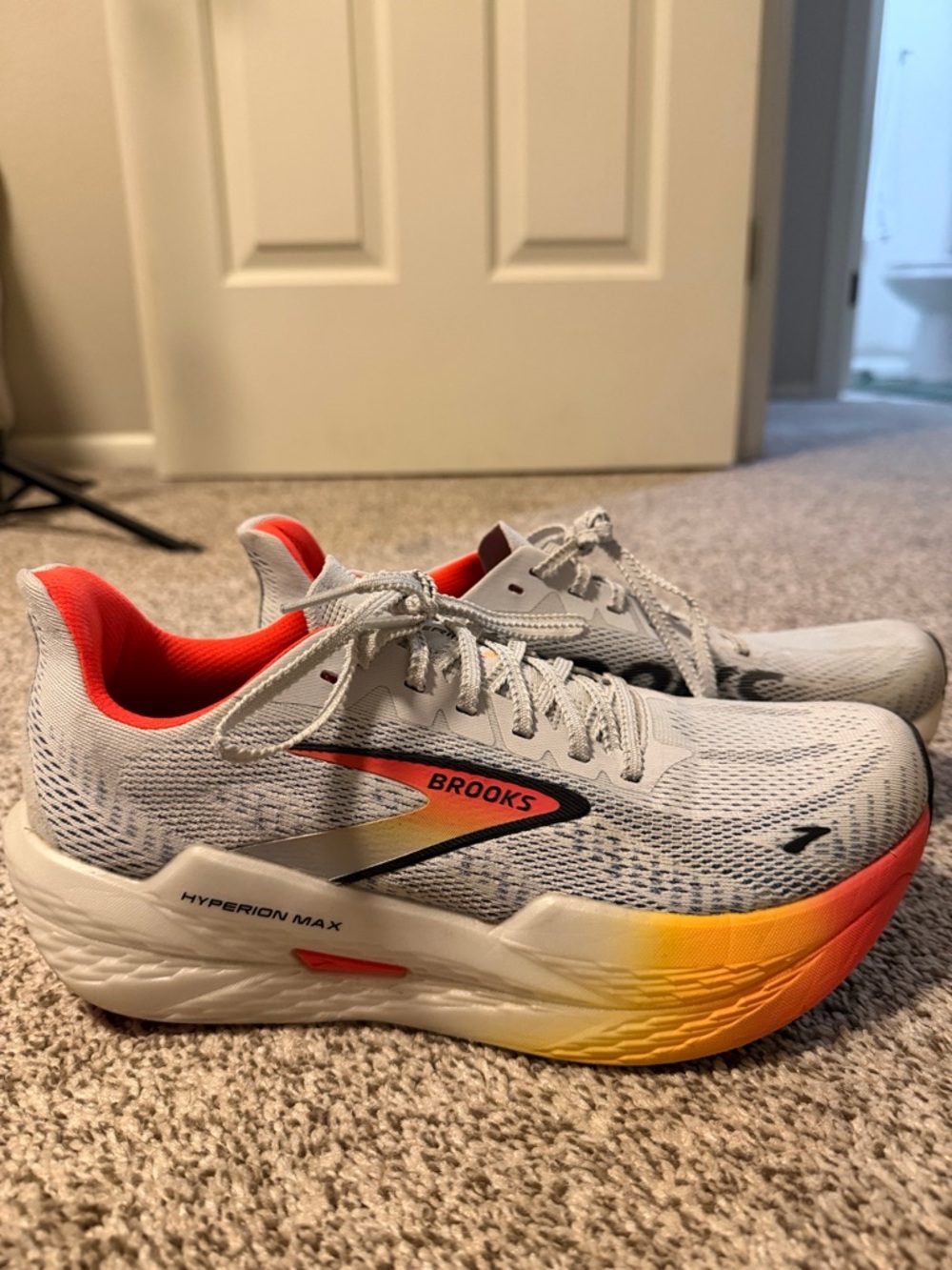 Brooks Hyperion Max 2